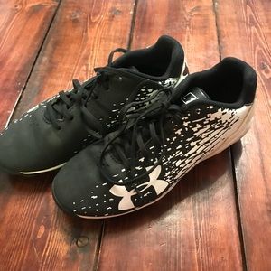 Under Armour baseball cleats size 3.5Y